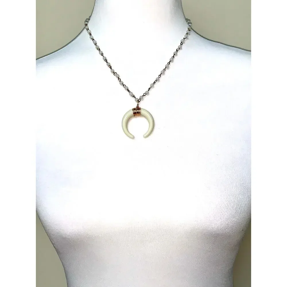 Gold Tone Accent White Crescent Bone Horn Beaded Necklace Unsigned - Picture 2 of 4